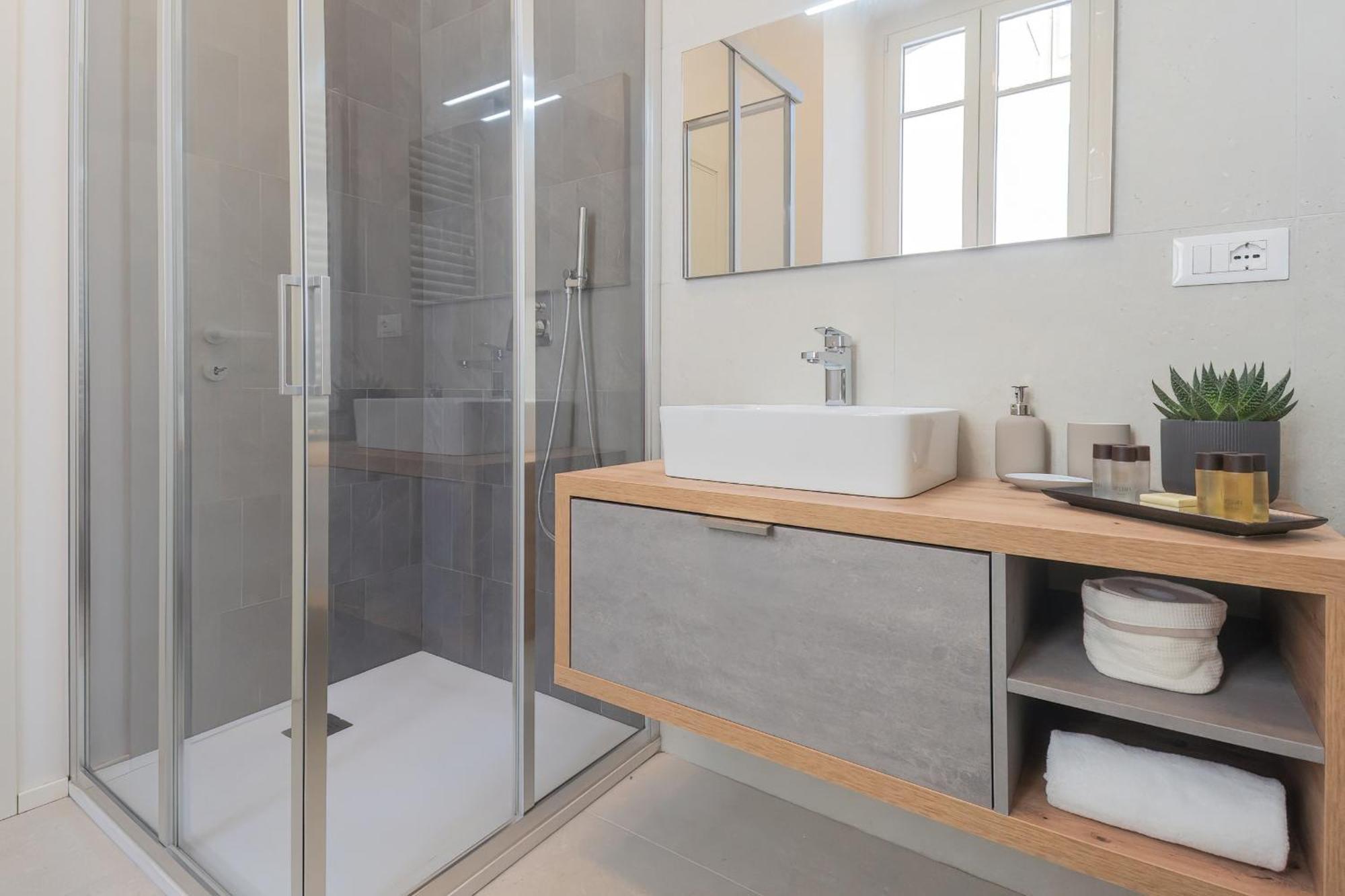 Manaraquattro - Apartament In Como Near The Center With Free Parking - Lake Como Bagian luar foto